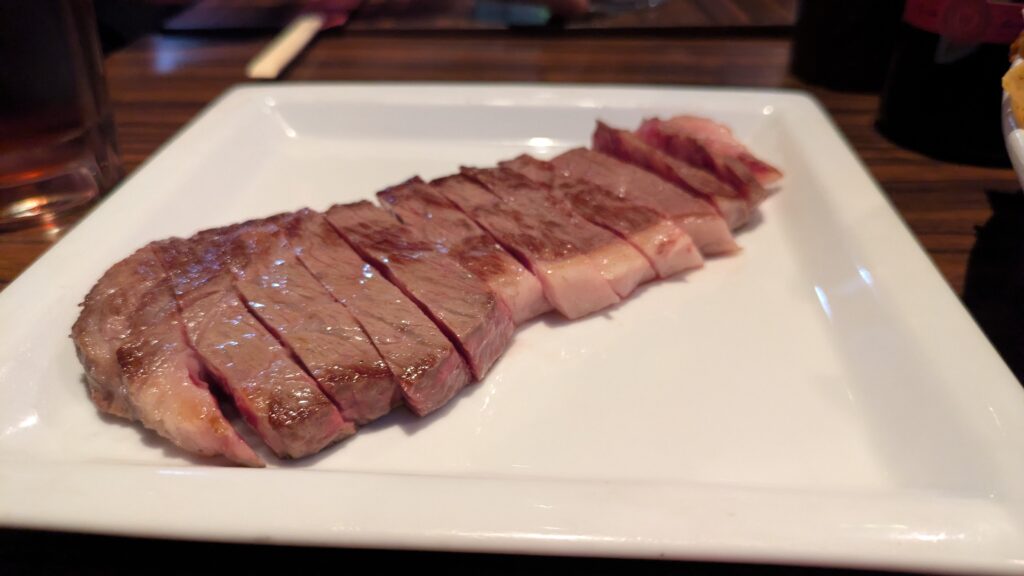 和牛通販サイト「和牛山﨑」ローンチパーティー サーロインステーキ 試食